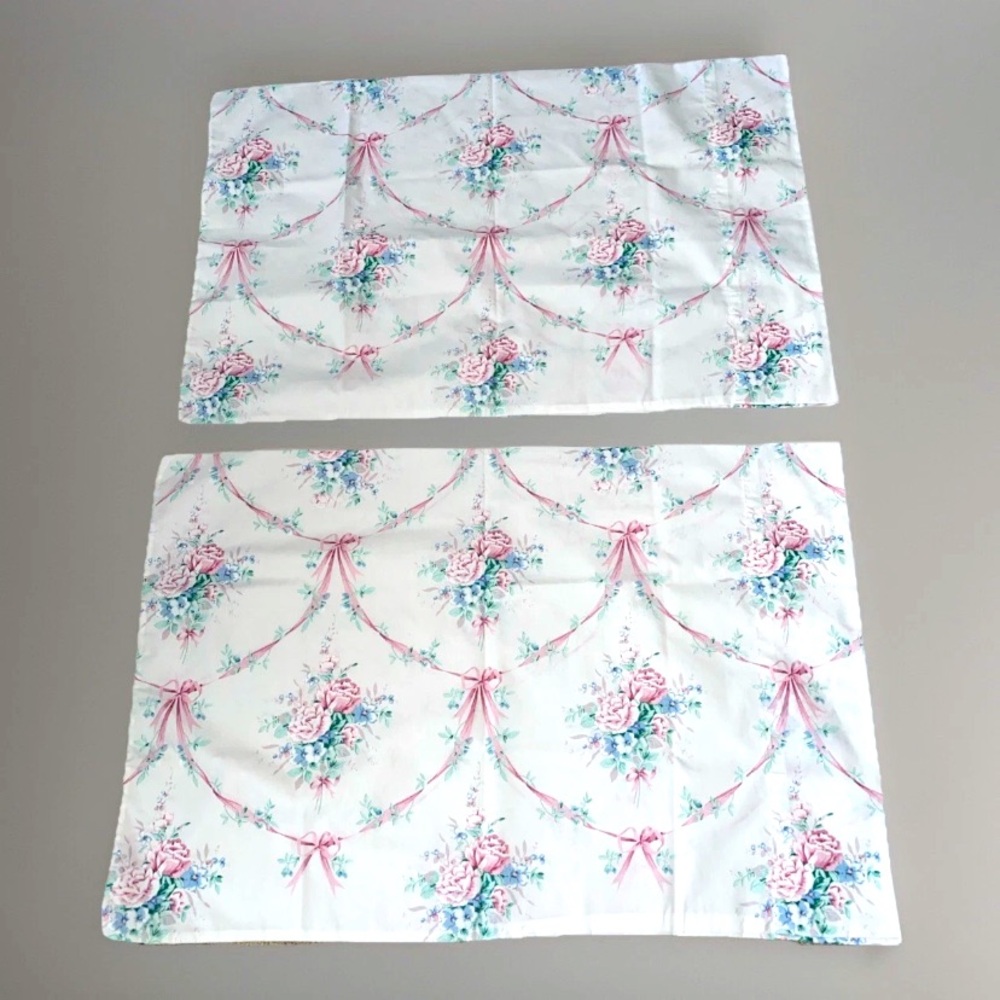 Vintage JCPenney Queen‎ Size Pillowcases Set (2) Bows Ribbon Floral Chic Love